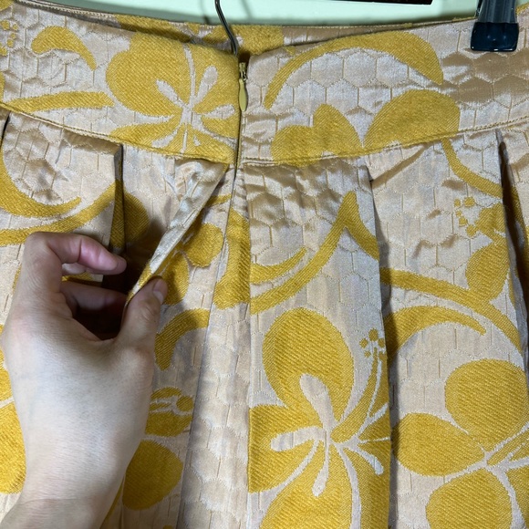 ASOS Yellow quilted skirt NWT - Picture 8 of 11